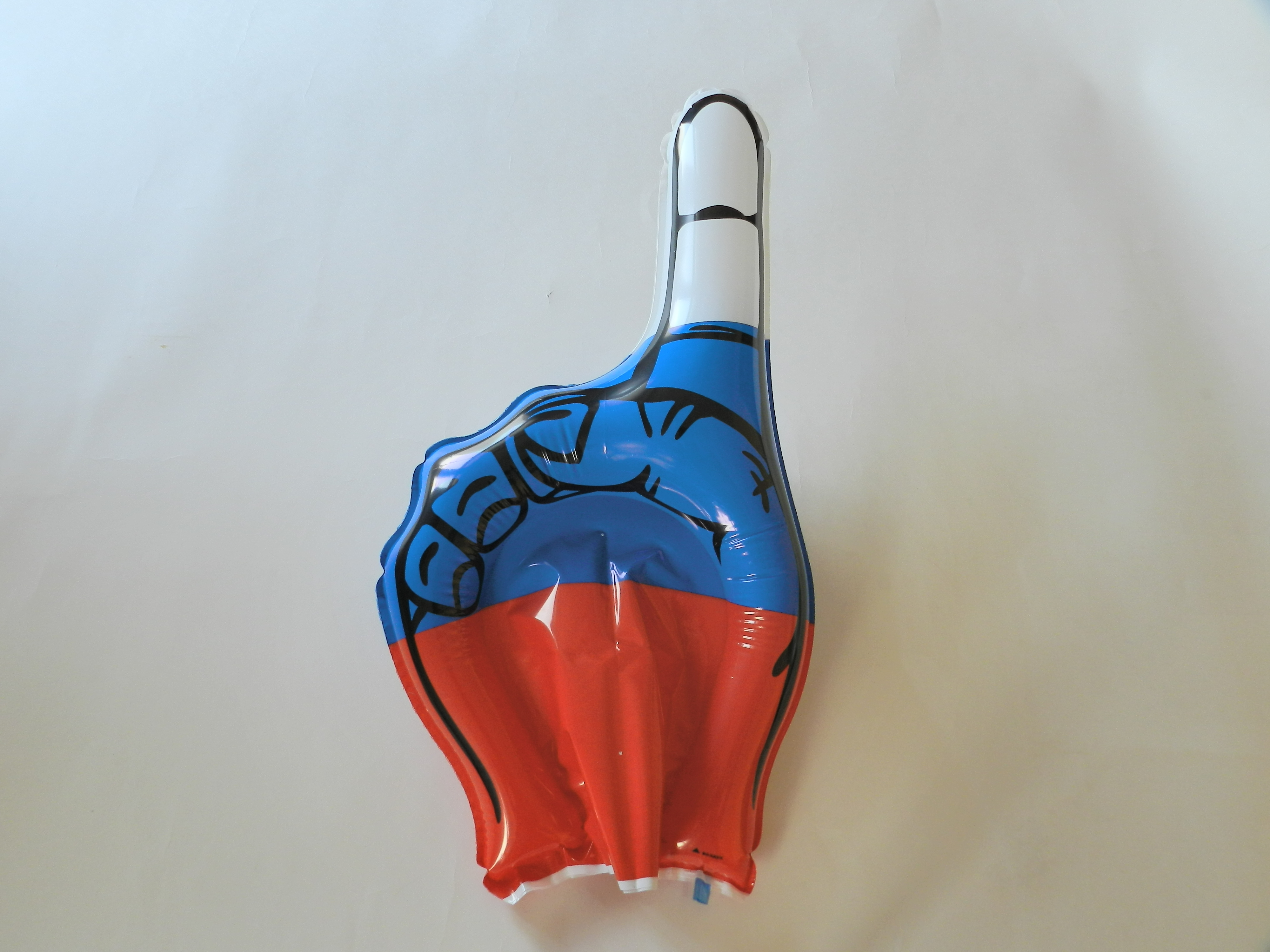 Спортивная атрибутика - надувная ладонь Россия или надувная рука на складе